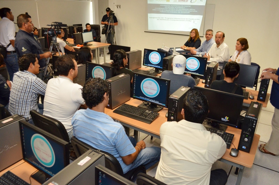 Imparten en la UNACH Programa Internacional para la Certificación de Habilidades Computacionales