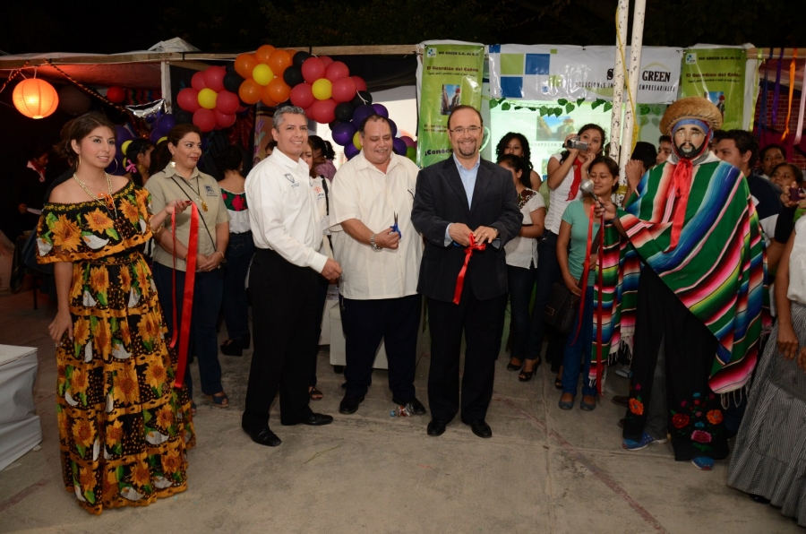 Presentan estudiantes de la UNACH proyectos empresariales en Feria de Jóvenes Emprendedores