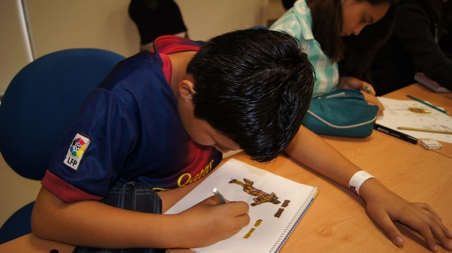 Imparte UNACH y Metacube taller para incentivar talento de niños y jóvenes a través del dibujo