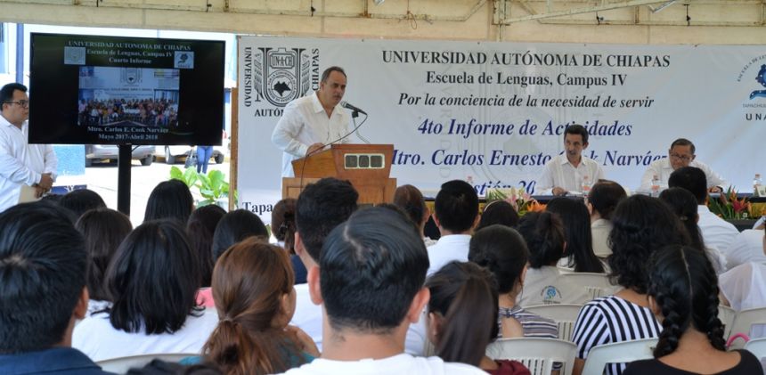 En el Campus IV Rindió 4to informe de Actividades el director de la Escuela de Lenguas Tapachula, Carlos Ernesto Cook Narváez