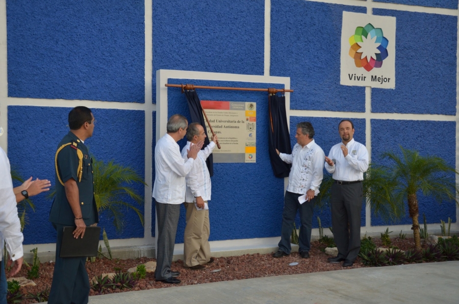 En Tuxtla Gutiérrez Inauguran el presidente Felipe Calderón Hinojosa y  gobernador Juan Sabines Guerrero Ciudad Universitaria de la UNACH