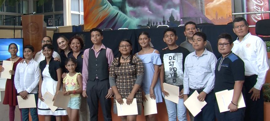 Egresa de la UNACH la tercera generación del Curso “English For Young Learners”