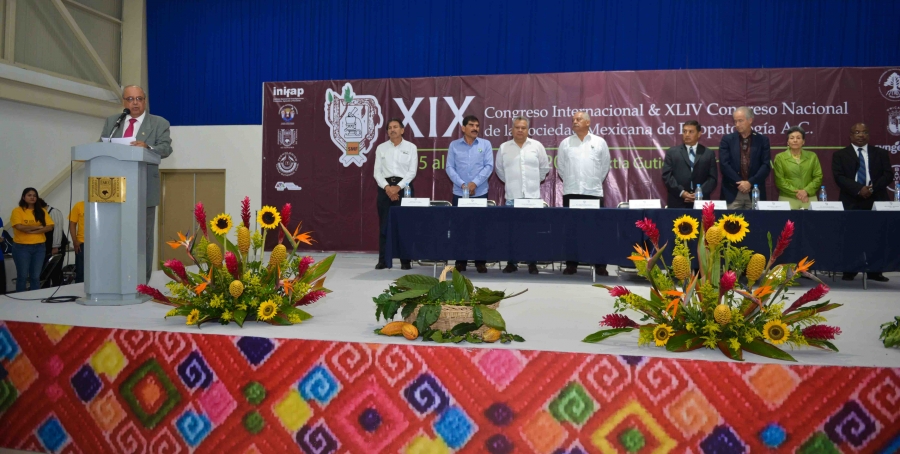 Inaugura el rector Carlos Eugenio Ruiz Hernández los Congresos Nacional e Internacional de la Sociedad Mexicana de Fitopatología