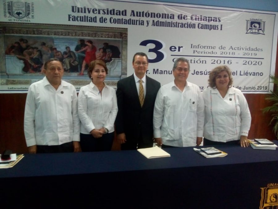 Rinde Manuel de Jesús Moguel Liévano su Tercer Informe de Actividades al frente de la Facultad de Contaduría  y Administración de la UNACH