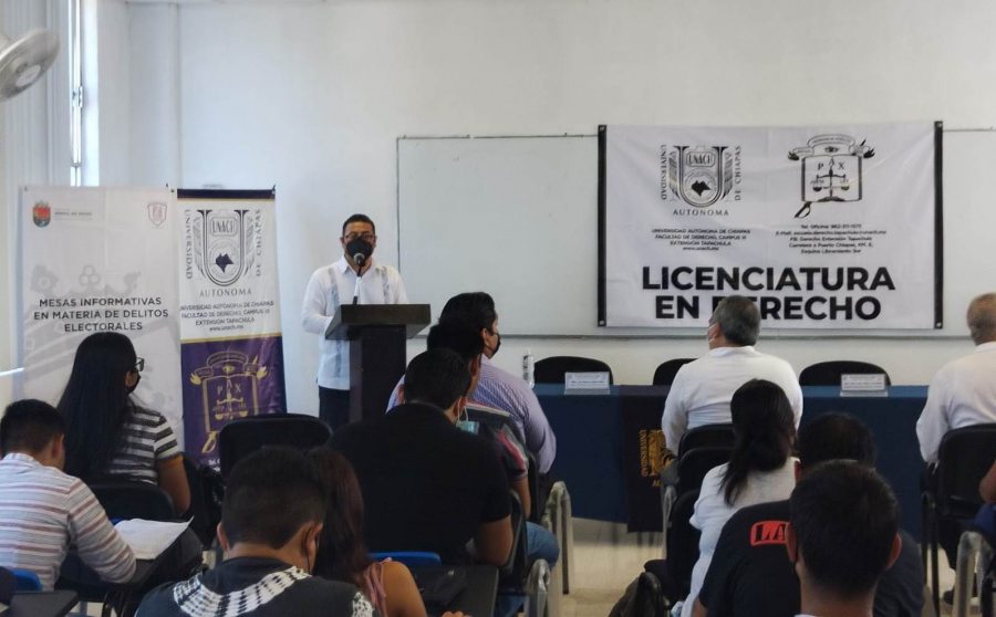 Fortalecen cultura jurídica de los estudiantes de Derecho de la UNACH