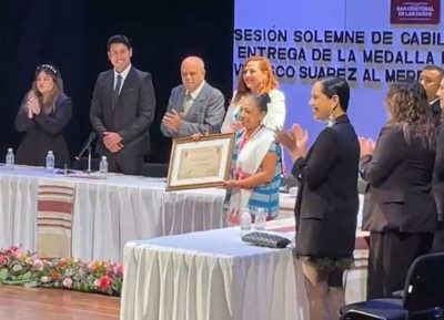 Distinguen a María Victoria Espinosa Villatoro con la Medalla “Dr. Manuel Velasco Suárez” al Mérito Sancristobalense