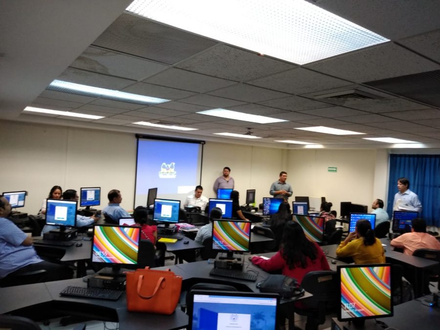 Capacita UNACH a personal académico y administrativo del COBACH sobre competencias digitales.