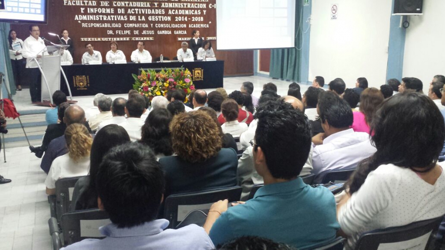 Benefician a alrededor de mil estudiantes de la Facultad de Contaduría y Administración, Campus I de la UNACH, con becas PRONABES