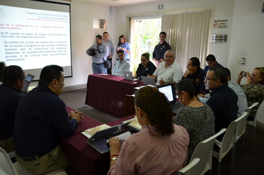 Analizan representantes del PROFOCIE de la SEP y directivos de la UNACH avances en materia academia