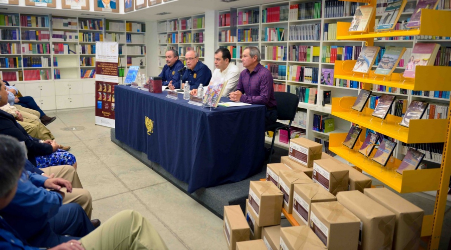 Dona UNACH más de 880 libros y revistas especializadas a la Red de Bibliotecas Públicas del Estado y a miembros de la ANUIES