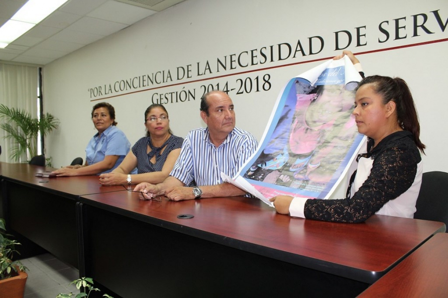 Recibe el Rector Carlos Eugenio Ruiz Hernández, a estudiantes premiados en el VI Foro de la Red de Servicio Social Sur Sureste de la ANUIES