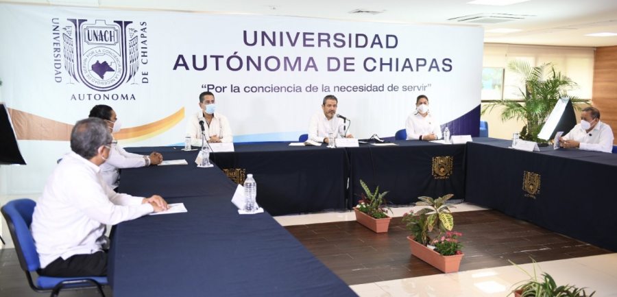 Distinguen certificaciones nacionales e internacionales a licenciaturas de la Facultad de Ciencias Administrativas de la UNACH