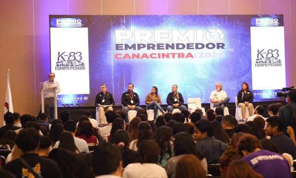 Obtienen estudiantes de la UNACH segundo lugar en el Premio Emprendedor CANACINTRA 2026