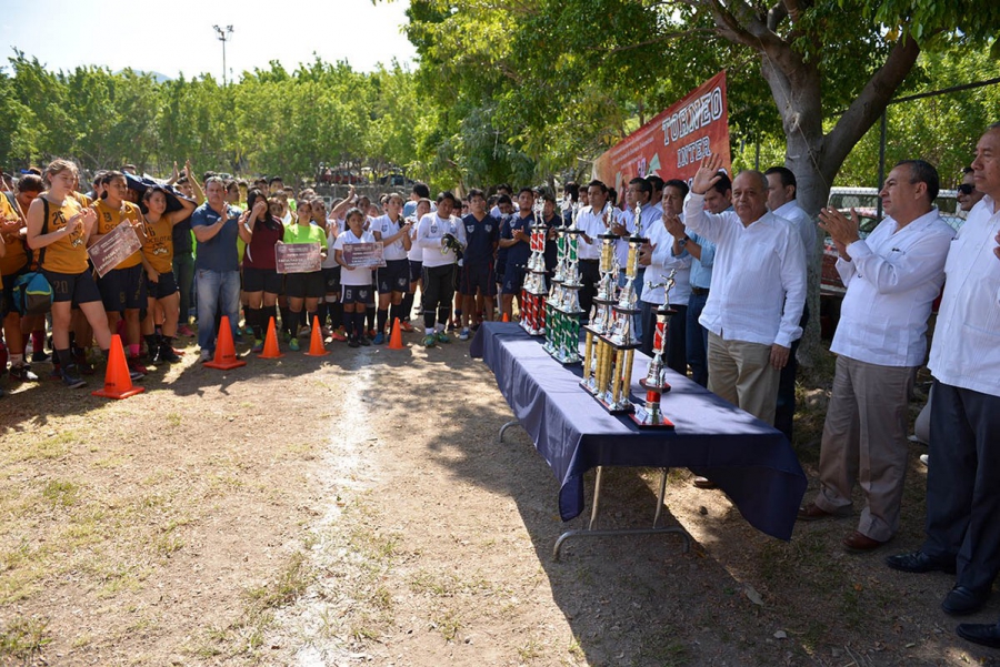 Participan mil 300 jóvenes en los juegos  Inter-Campus de la UNACH 2015