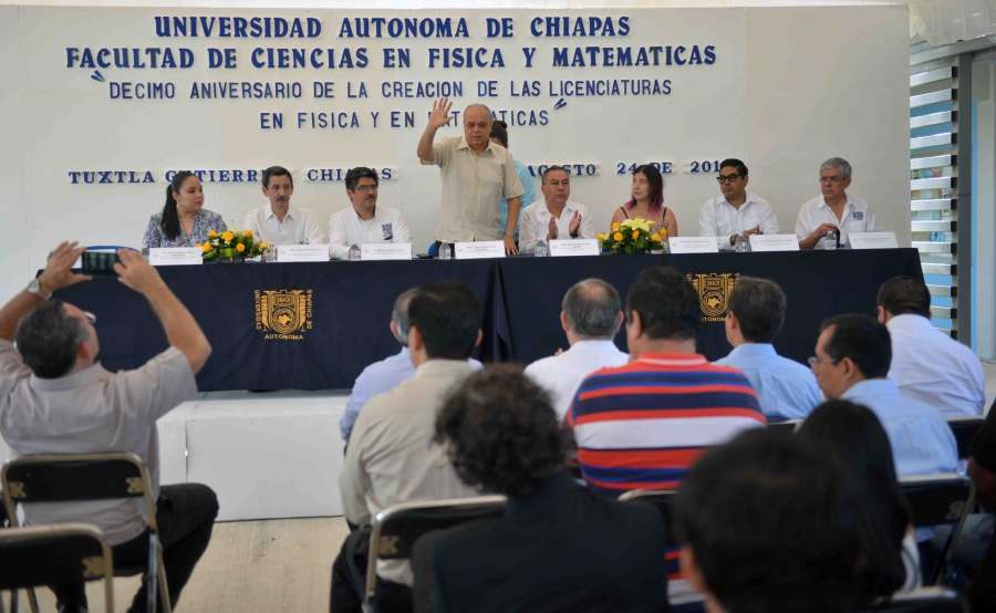 Celebran 10 años del nacimiento las licenciaturas en Física y Matemáticas que se imparten en la UNACH