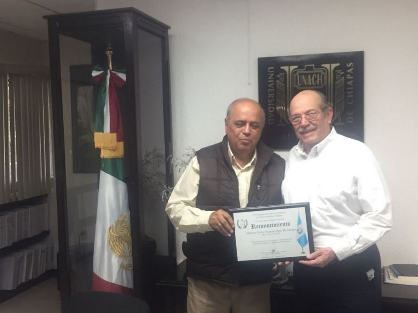 Reconoce Consulado de Guatemala las acciones de vinculación de la UNACH