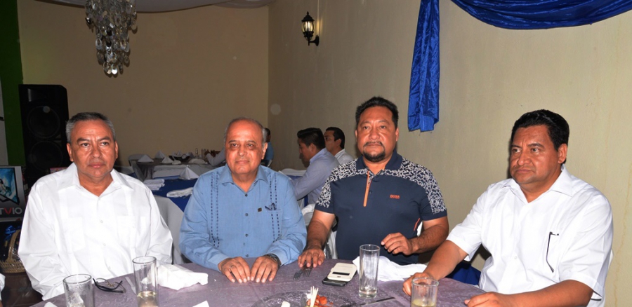 Celebró UNACH al personal administrativo en su día