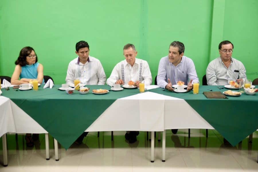 Se reúne el rector de la UNACH, Carlos F. Natarén Nandayapa, con la comunidad del Instituto de Biociencias