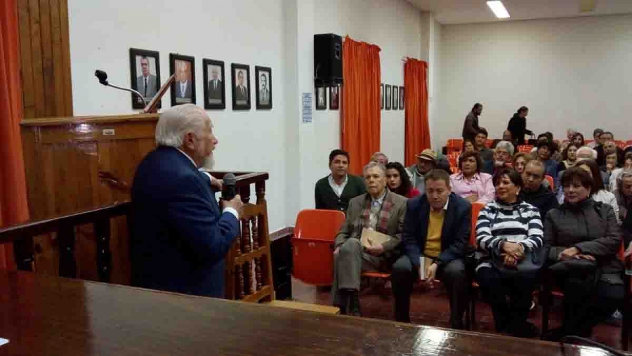 Presentan en la UNACH el “Libro de Oro de San Cristóbal de las Casas”