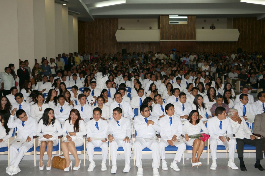 Forma UNACH  a profesionales de la medicina bajo los estándares de calidad nacional