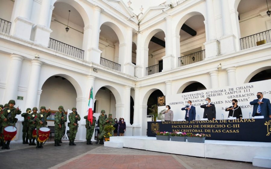 Exhortan a egresados de la Facultad de Derecho de la UNACH a poner sus conocimientos al servicio de la justicia y la sociedad