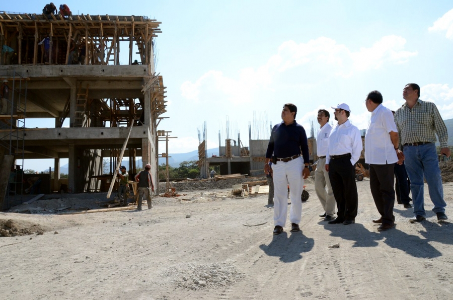  Crece infraestructura educativa de la UNACH en beneficio de los jóvenes estudiantes