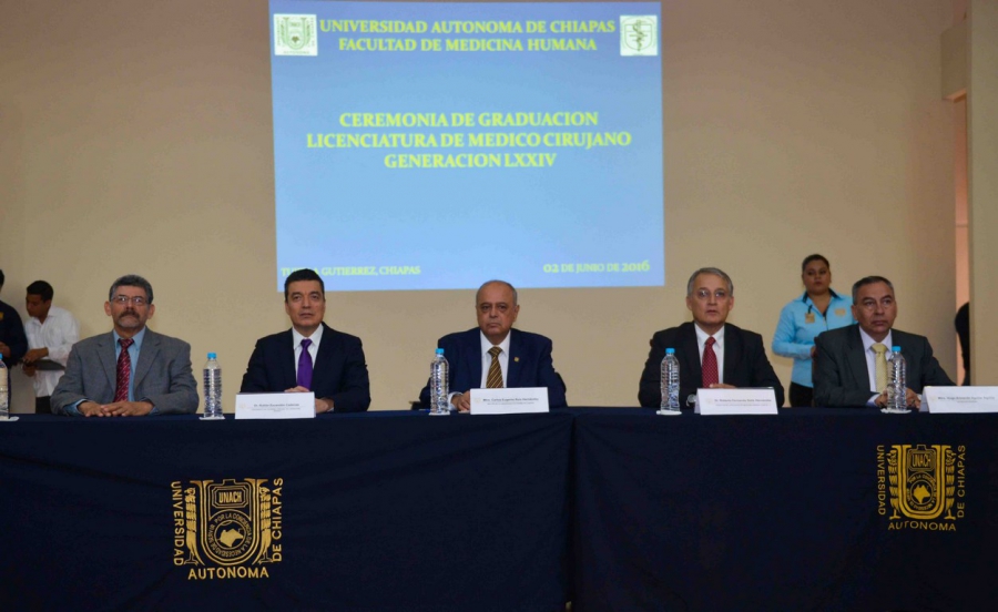 Forman a médicos de la UNACH bajo las normas del humanismo y el servicio a la sociedad