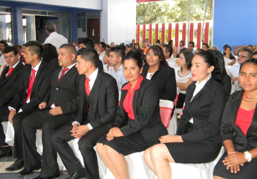Egresan jóvenes de la Licenciatura en Enseñanza del Inglés con habilidades lingüísticas, discursivas y socioculturales