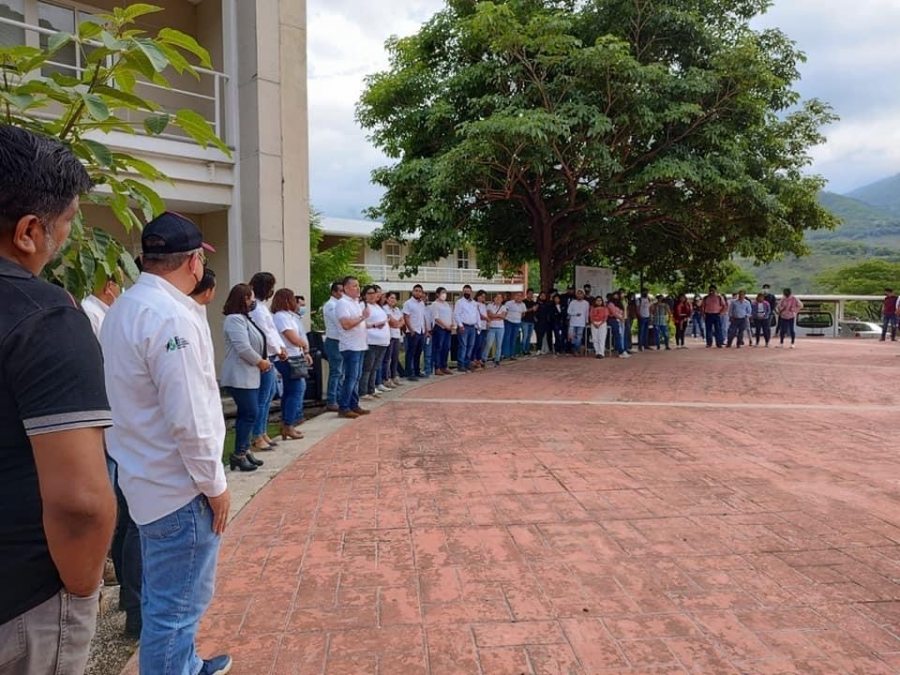 Dota UNACH servicio de internet satelital en campus de Copainalá