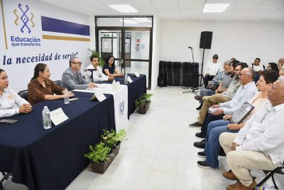 Reconoce UNACH el legado de los fundadores del Doctorado en Estudios Regionales.