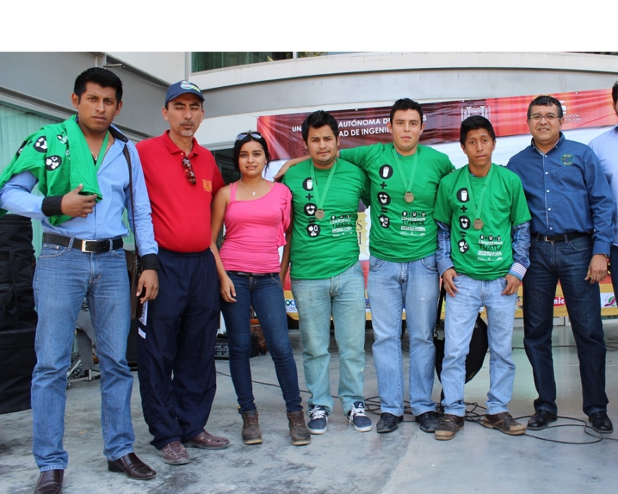 Premia UNACH a ganadores del Concurso Estatal de Matemáticas de Nivel Medio Superior