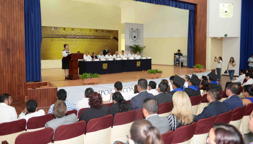 Crece número de graduados de los programas de educación a distancia de la UNACH