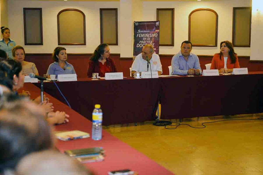 Celebra UNACH el seminario “El Feminismo en la Práctica Docente”