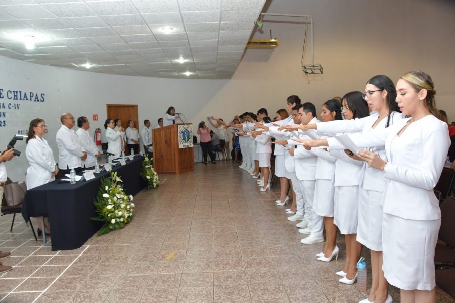 Se gradúa 11.a Generación de Médicos Cirujanos de la UNACH en Tapachula
