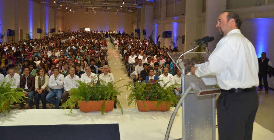 Inaugura oficialmente rector de la UNACH el ciclo escolar enero-junio de 2014