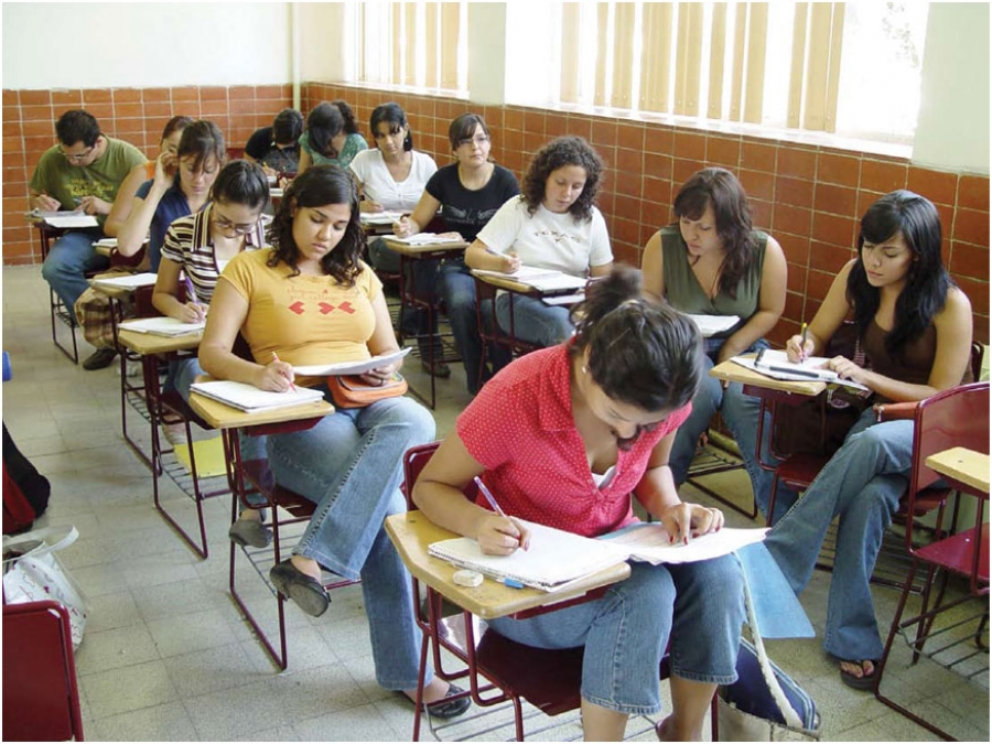 Ofrecen a estudiantes de la UNACH becas para realizar estudios en el extranjero