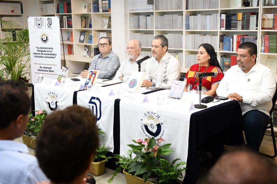 Dictan en la UNACH la conferencia “La democracia fatigada en el marco de sociedades virtuales cansadas”