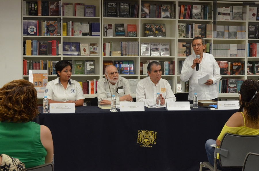 Rinden homenaje en la UNACH a escritores chiapanecos