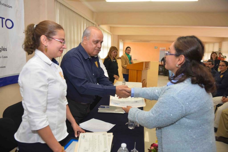 Revalida oferta académica de la Escuela de Lenguas de la UNACH reconocimiento de su calidad