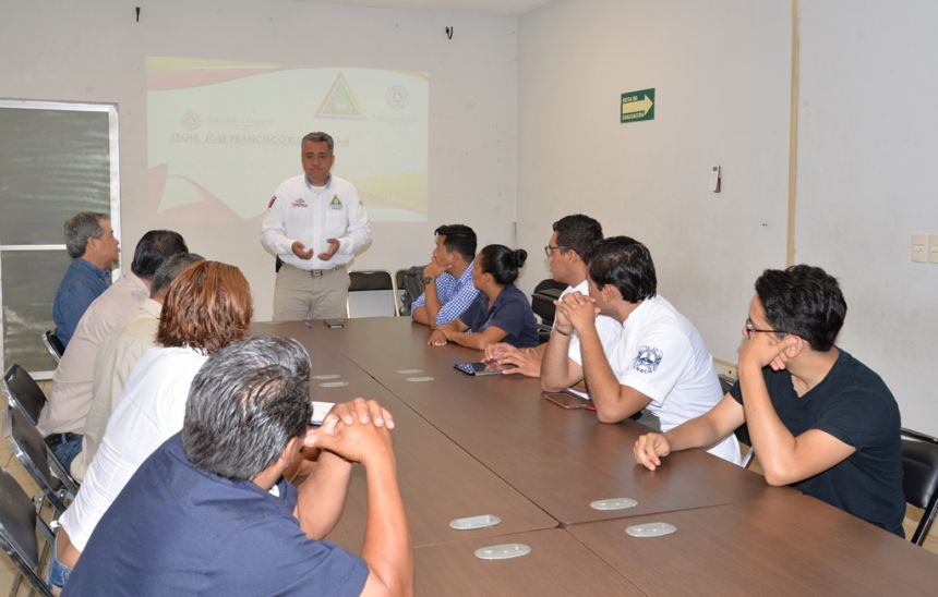 En el Campus IV Alumnos y Personal de la Escuela de Medicina de la UNACH reciben capacitación sobre Protección Civil