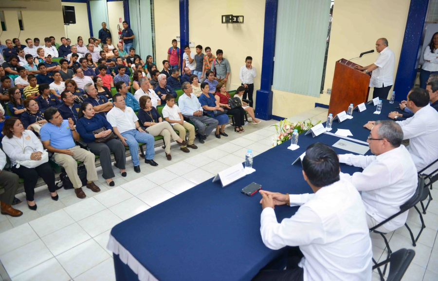 Presentan a José Ernesto Castellanos Castellanos como director da la Facultad de Ingeniería de la UNACH
