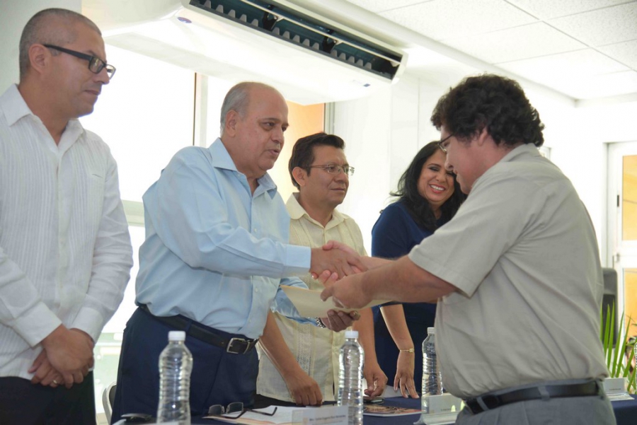 Otorgan reconocimientos a unachenses que forman parte del Sistema Nacional de Investigadores