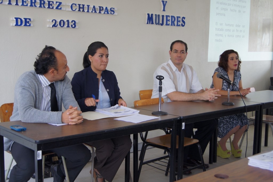 Imparte la CNDH curso de igualdad entre hombres y mujeres en la UNACH