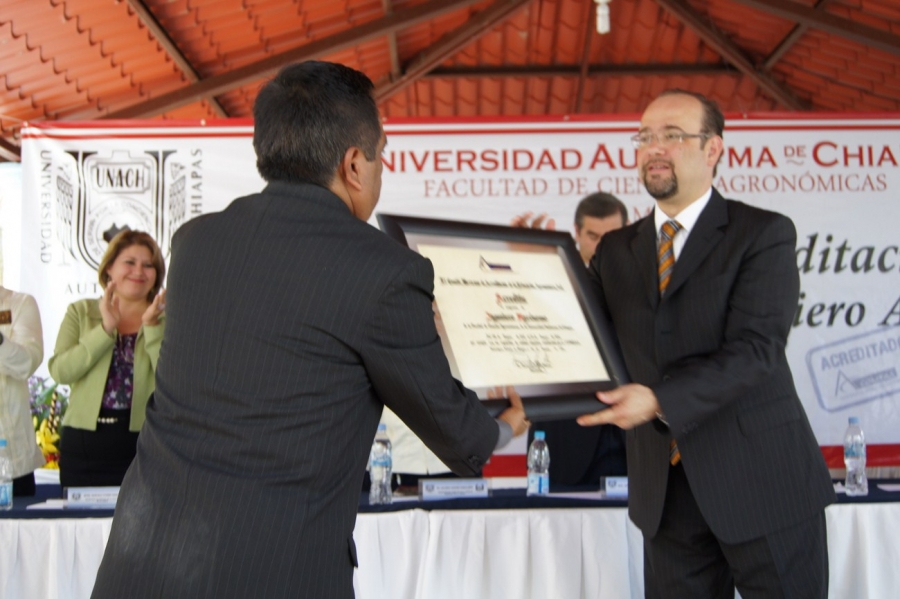 Otorgan Acreditación Nacional a Programa Educativo de Ingeniero Agrónomo de la UNACH