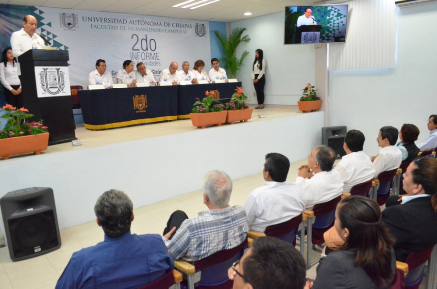 Reciben becas más de 850 alumnos de la Facultad de Humanidades de la UNACH
