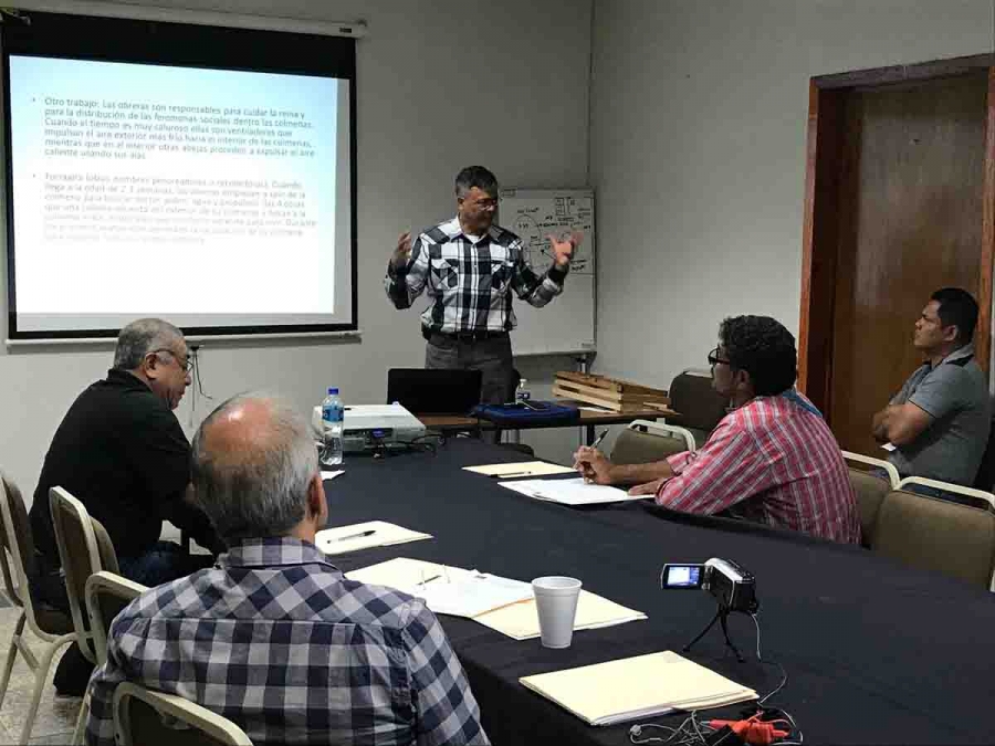En el Campus IV Imparten en la UNACH Curso-Taller dirigido a productores apícolas de la región