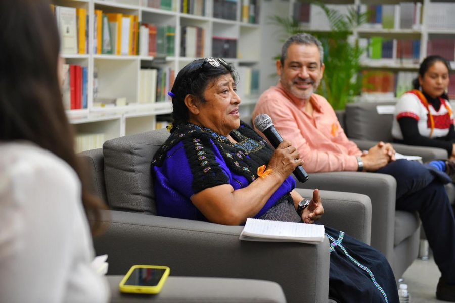 Presenta UNACH el libro “Trecientas hormigas” de la escritora, intérprete y traductora, Juana María Ruiz Ortiz