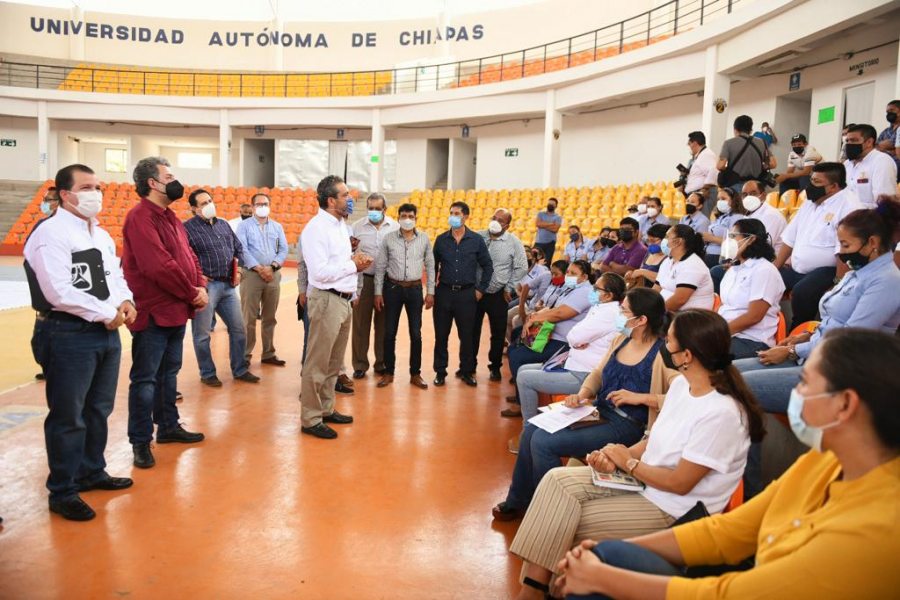 Recibe personal de la UNACH vacuna contra el COVID-19