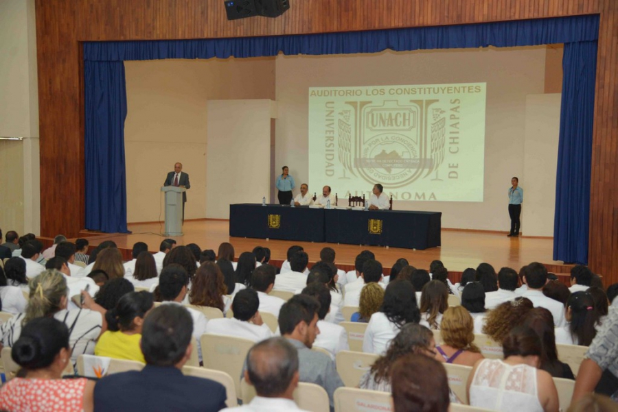 Forja UNACH a Médicos Cirujanos competentes y comprometidos con su entorno