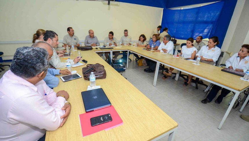 Se reúne el rector de la UNACH, Carlos Eugenio Ruiz Hernández con alumnos y directivos del Campus Tonalá